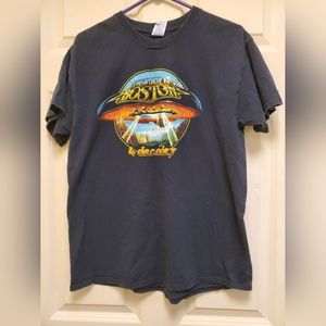 BOSTON 40th Anniversary Graphic Band T Shirt Large (runs small)